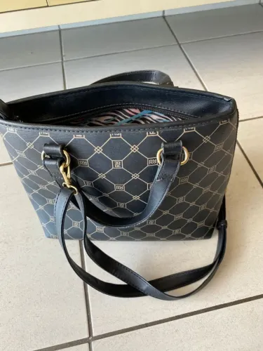 Vende-se Bolsa Preta elegante