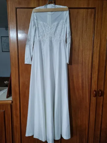 Vestido de noiva branco com renda
