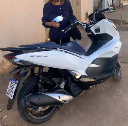 Moto PCX 160 Honda seminova
