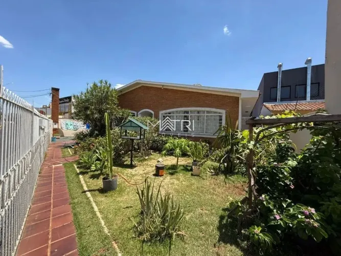 Casa à venda na Rua Japão Vila José Bonifácio, Araraquara