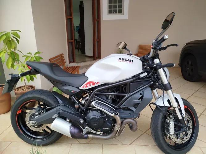 Ducati Monster 797