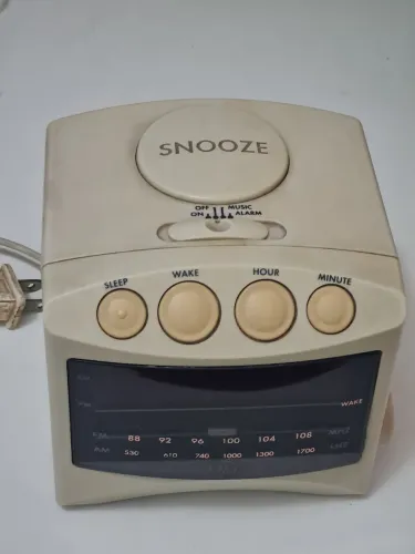 Relógio Despertador Antigo - SNOOZE