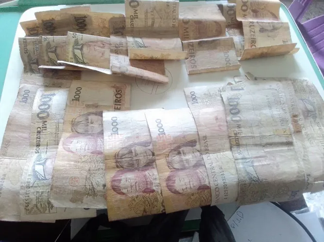 Cédulas e moedas antigas do Brasil 