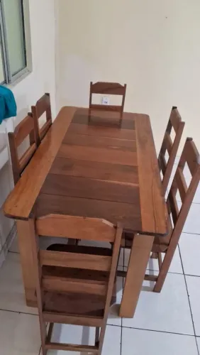 Mesa de Jantar de Madeira com 6 Cadeiras