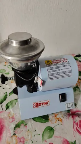 Moedor de Grãos Elétrico