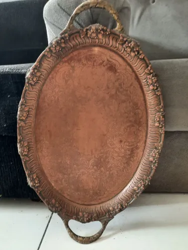 Bandeja toda de bronze