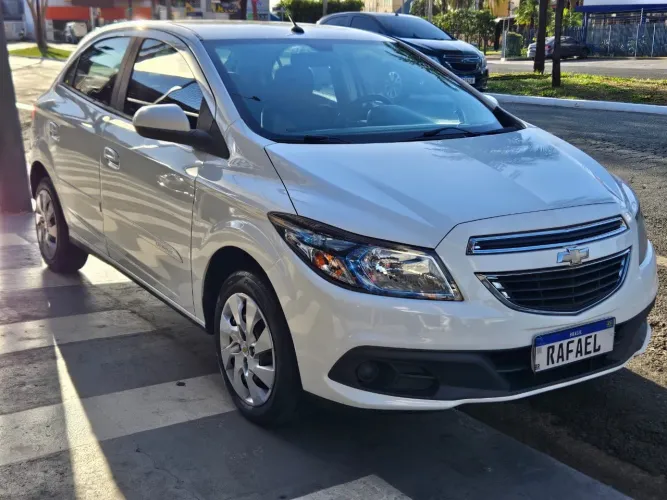 Chevrolet Onix Hatch LT 1.4 8V Flex Power Mec. 4P 2015