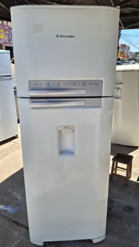 GELADEIRA ELECTROLUX DUPLEX FROST FREE SEMI-NOVA