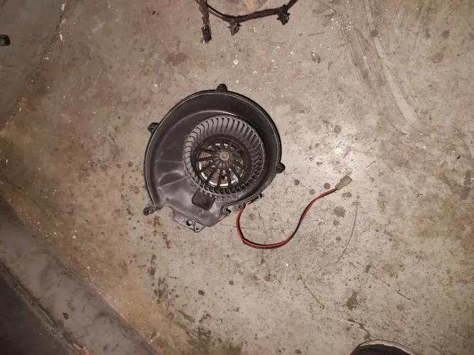 Ventoinha ventilador ar forçado painel Agile Montana