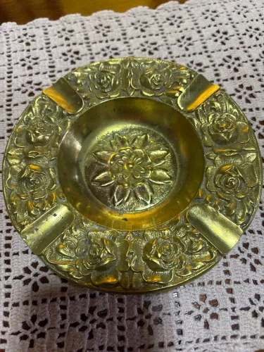 Cinzeiro Decorativo de bronze com Rosas
