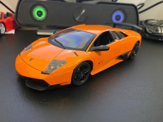 Lamborghini Murciélago SV 1:24 MZ
