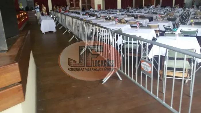 Grades de isolamento 2x1m Locação para eventos