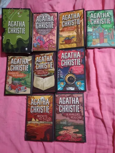 Coleção 8 Livros Capa Dura Agatha Christie (Alguns ainda no plástico lacrado)