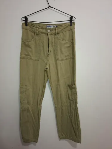 Calça cargo feminina C&A verde musgo tamanho 38