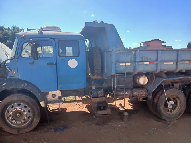 Caminhão Mercedes bens 1519 Trucado