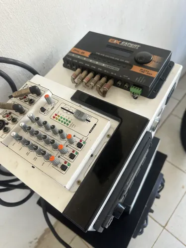Vendo som automotivo