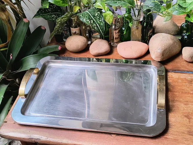 bandeja retangular em inox com alça champanhe dourada 29x41cm antigo antiquario decoração