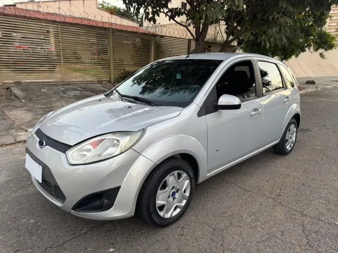 Ford Fiesta SE 1.6 8V Flex 5P 2014