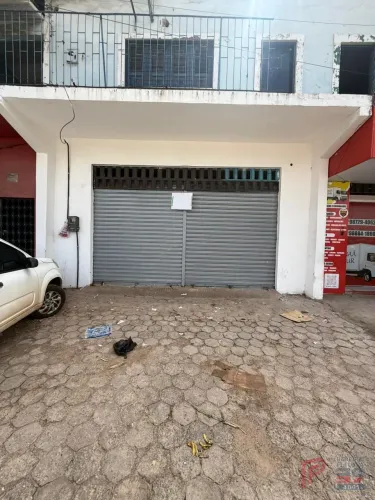Ponto Comercial na Avenida dos Franceses por R$ 4.300,00 mensais