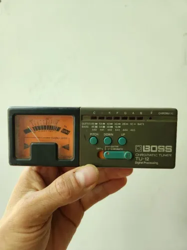 Afinador Cromático Boss TU-12 