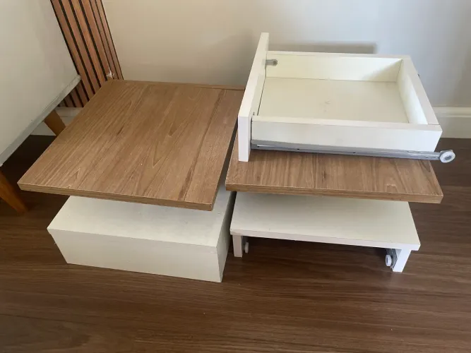 Mesa de cabeceira