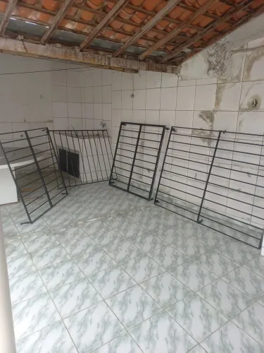 VENDO GRADES DE JANELA , DE ALUMINIO ,MEDIDAS NA DESCRIÇÃO!