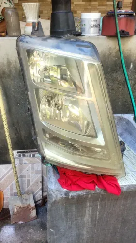 Farol LD volvo FH 460