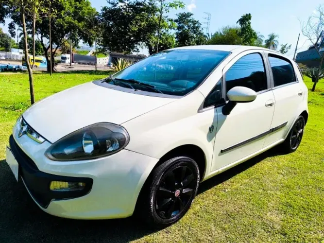 Fiat Punto Attractive Italia 1.4 F.flex 8V 5P 2013