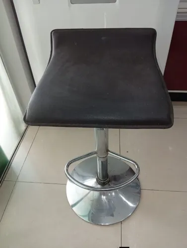 BANCO REGULÁVEL EM EXCELENTE ESTADO