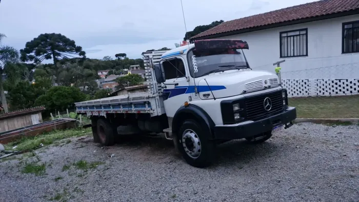 Vendo 1113 ano 1985 em perfeito estado