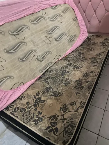 Vende-se cama box de solteiro 