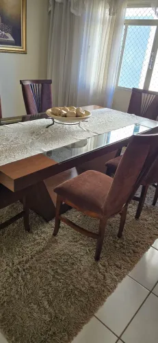 Mesa de Jantar com 8 Cadeiras-Elegância e Sofisticação