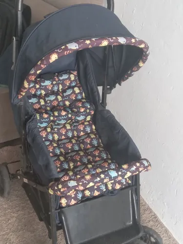Carrinho de bebê doando
