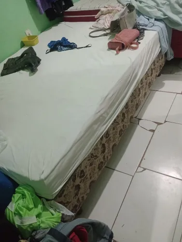 Vendo todos esses móveis. Pratos. Motivo mudança urgente. 1600 tudo.