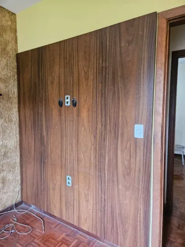 Painel em mdf - Madeira escura