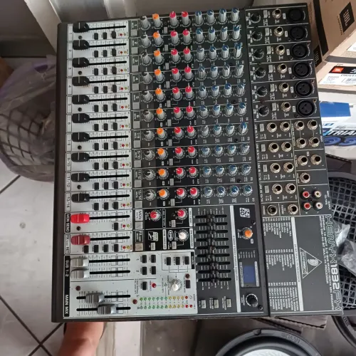 Mesa de som berhringer com efeito