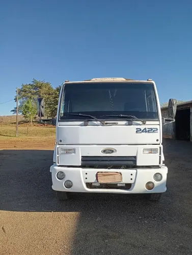 Ford cargo 2422 ano 2005