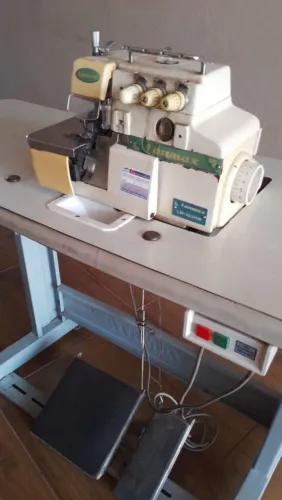 Máquina Overloque Industrial Lanmax LM-303HM - Estado de Nova!