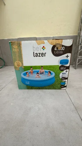 Kit piscina inflavel, 02 espreguiçadeiras, 01 ombrelone e 01 piscina inflavel completa.