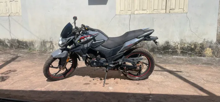 Moto 2025 quitada, precisando de conserto, é um desapego! 