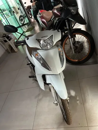 Moto Honda biz branca