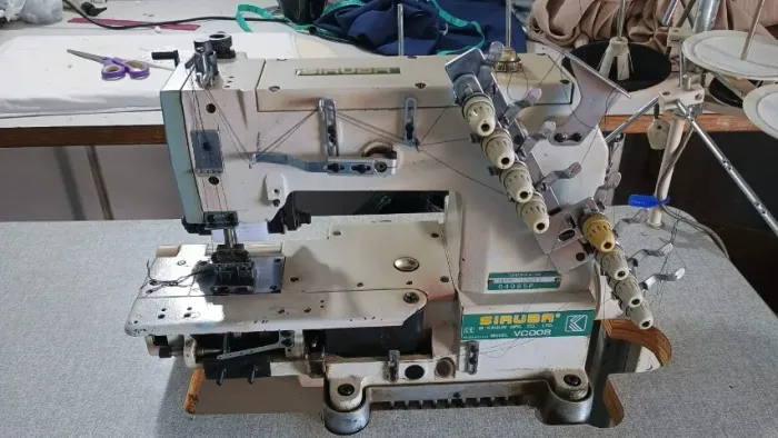 MAQUINA DE COSTURA