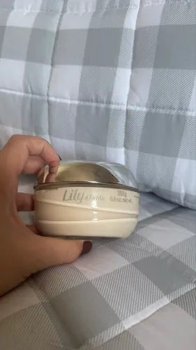 Hidratante corporal Lily Absolu