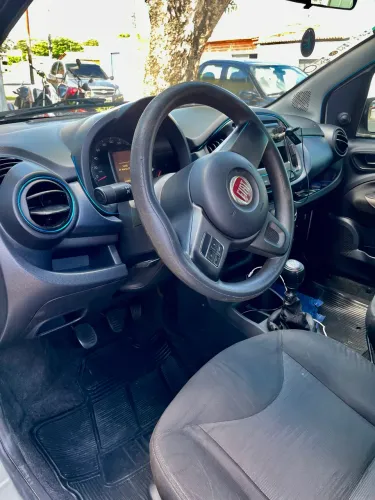 Fiat Uno Attractive 1.0 Flex 6V 5P 2017