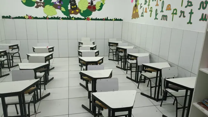 Conjunto de cadeira escolar infantil