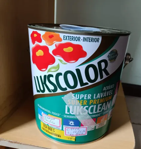 Tinta acrílica azul