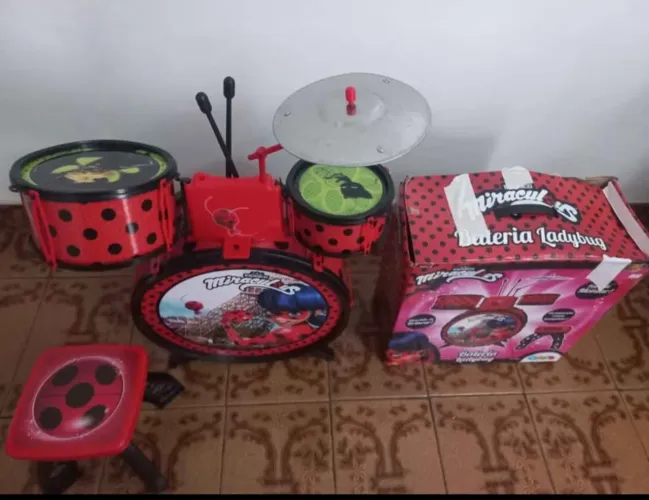 Brinquedo de Bateria infantil Miraculous