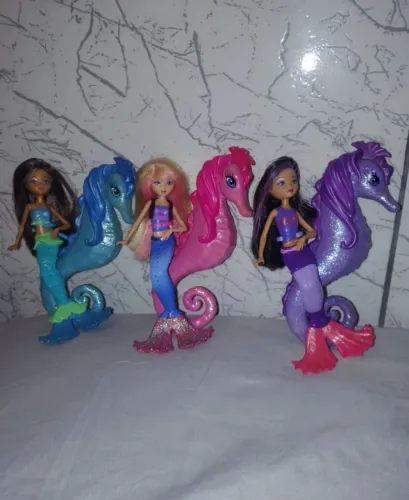 Barbie sereia com cavalo marinho(LER DESCRIÇÃO)