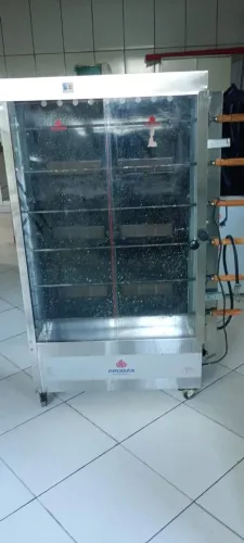 Máquina de assar frango