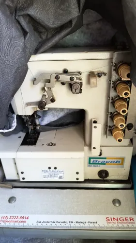 Máquina de costura industrial 